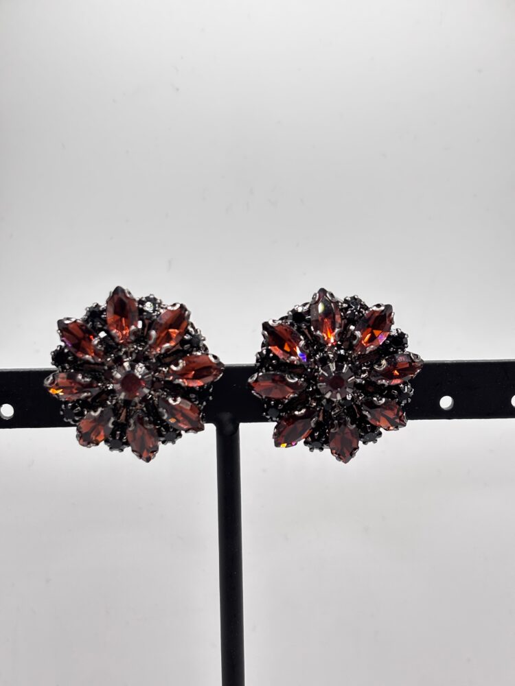 Boucle d'oreille cabochon strass noir et bordeaux