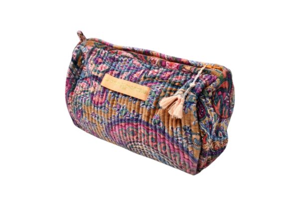 Trousse la p'tit cachottiére