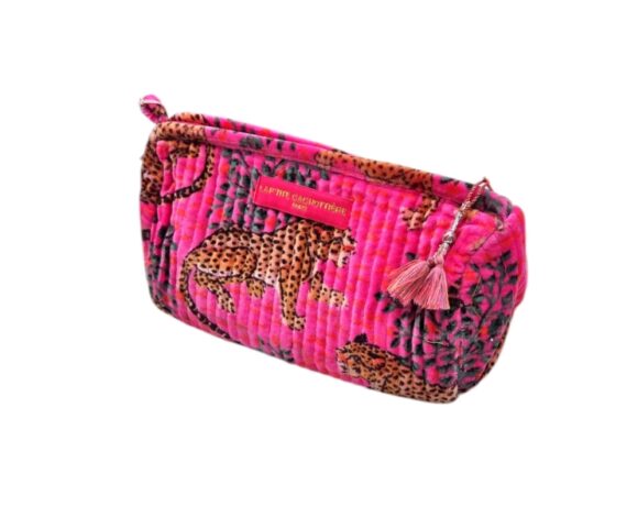 Trousse la p'tit cachottière