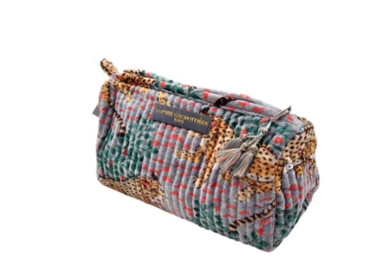 Trousse la p'tit cachottière