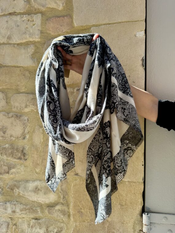 Foulard imprimé dentelle